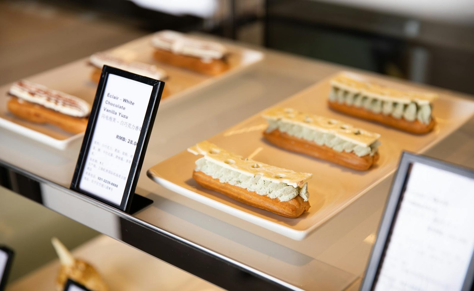 Para 10 sobremesas irresistíveis que vão impressionar os convidados, foque em opções que equilibrem sabor, apresentação e pra