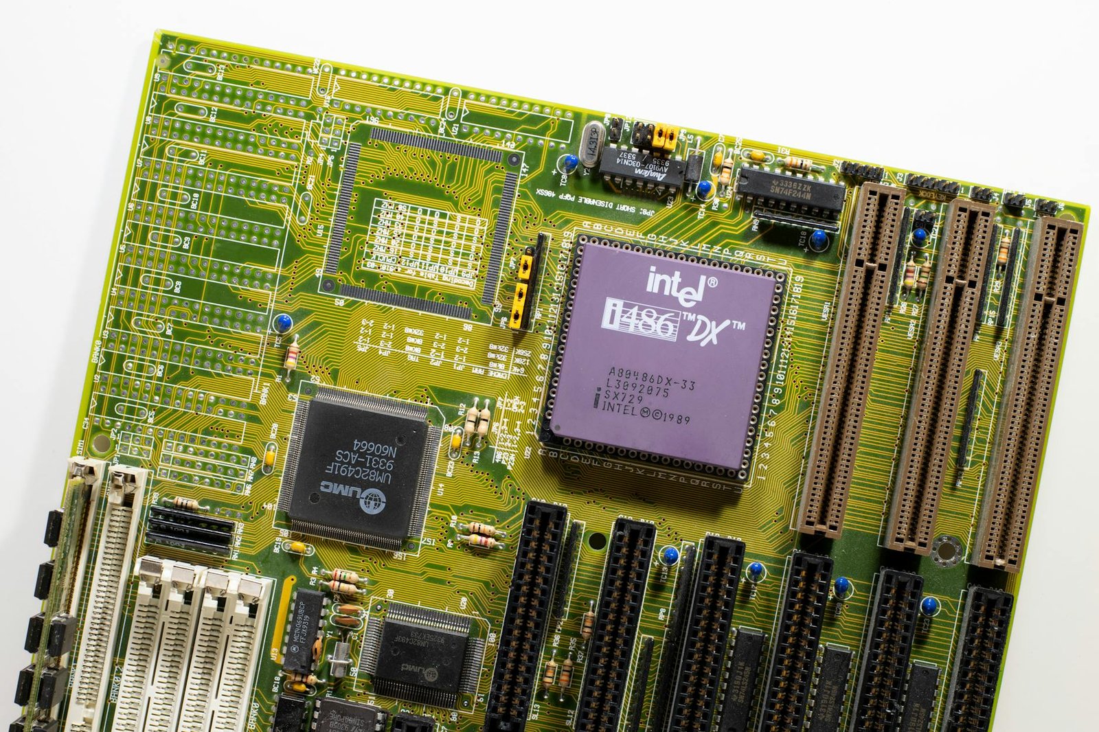 Para as descobertas científicas mais impactantes dos últimos anos, destacam-se avanços em terapias genéticas como CRISPR, a d