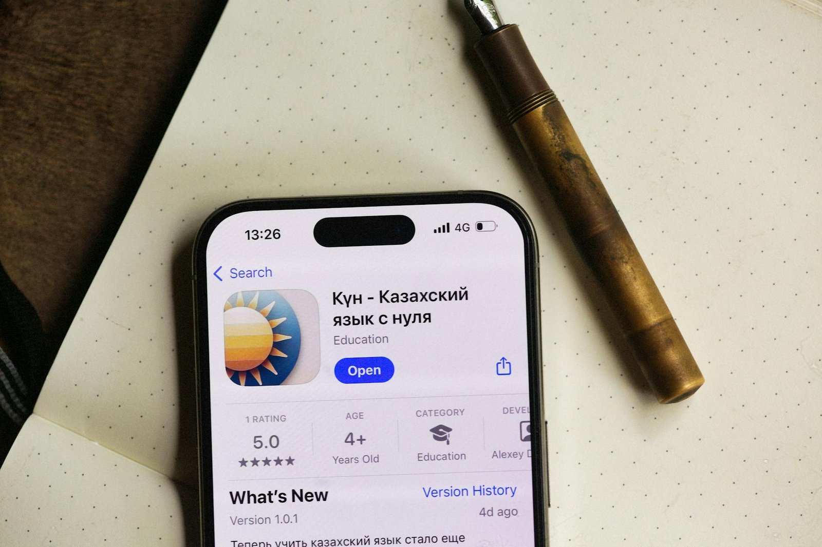 Para as vantagens dos aplicativos de aprendizado de idiomas, eles oferecem flexibilidade de estudo a qualquer hora e lugar, p