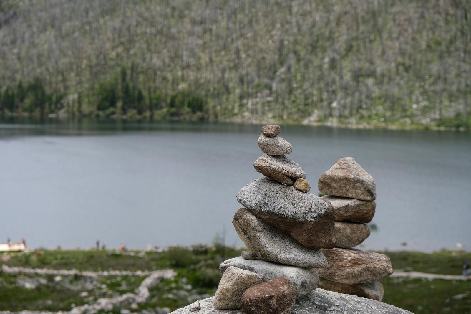 Para melhorar sua vida pessoal e profissional, a meditação oferece ferramentas poderosas como a redução do estresse e ansieda