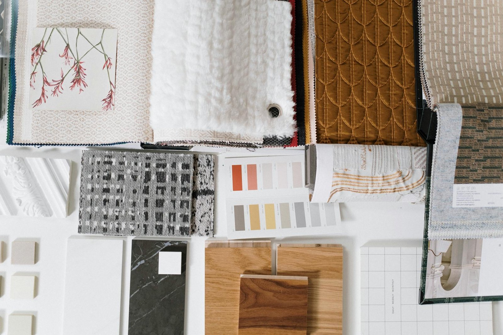 Para escolher os melhores materiais para o seu projeto de decoração, é essencial considerar fatores como durabilidade, estéti