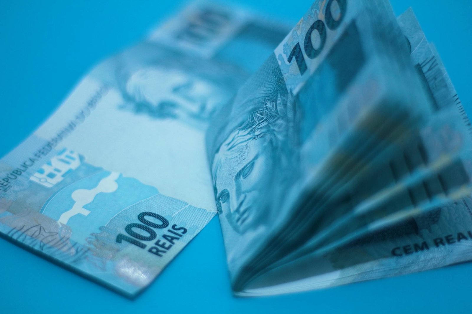Para o papel dos bancos centrais na estabilidade econômica mundial, eles atuam como guardiões da moeda e do sistema financeir